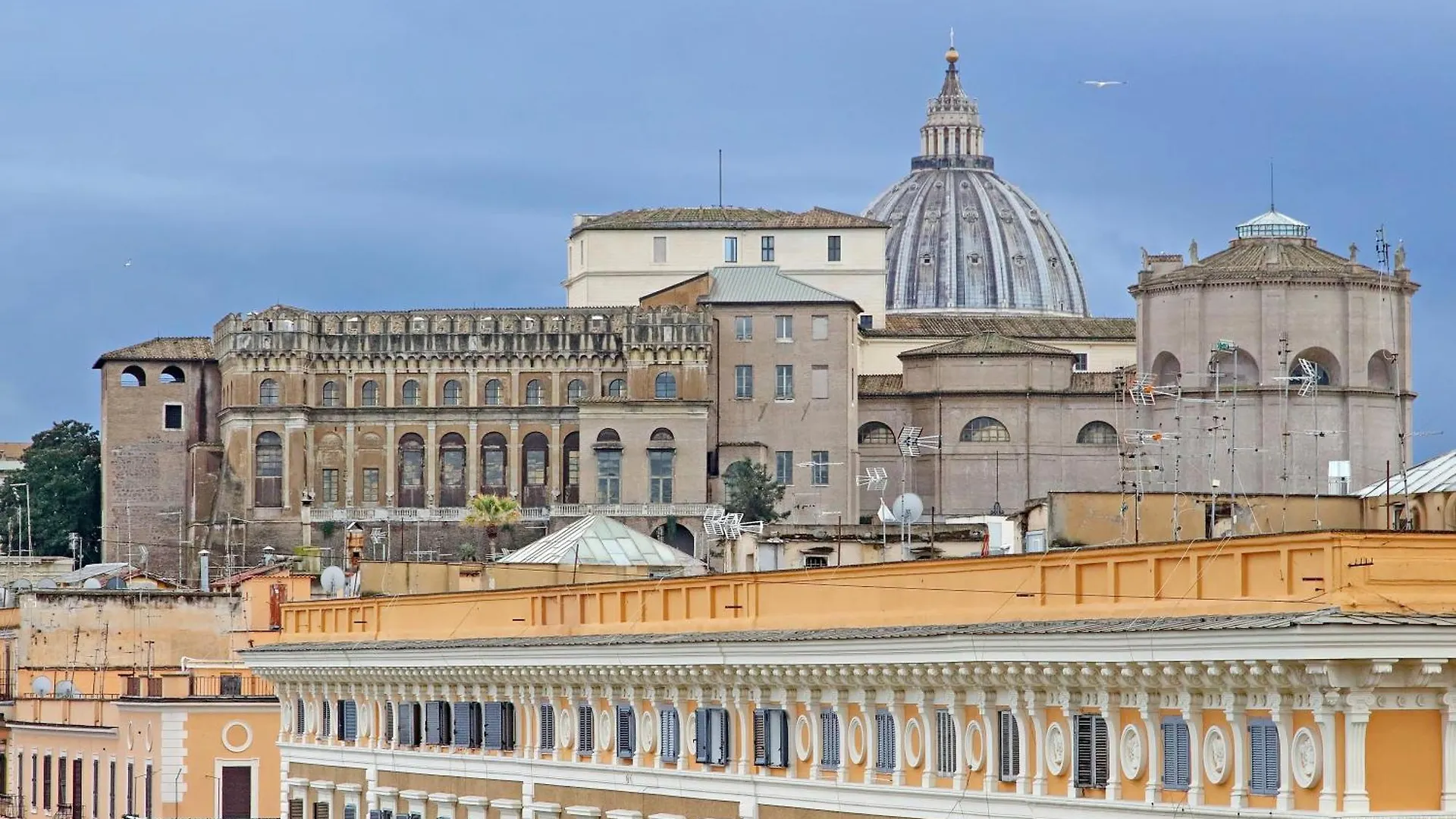 St Peter Giant Apartment Rome